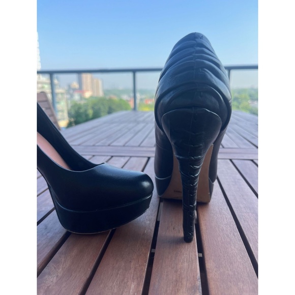 Vince Camuto Classic Black Platform Heels - Picture 3 of 5